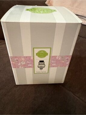 Scentsy White Warmer Box with Pink Decorative Band wall plug in  warmer